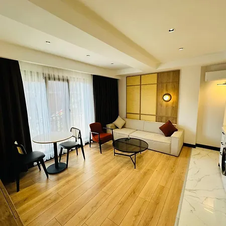 Rose Point Apartment *