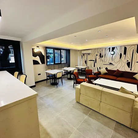 Rose Point Apartment *